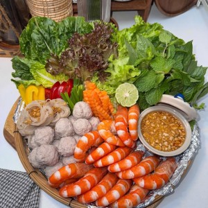 Vợ chồg em mới dọn ra ở riêng lu bu công việc quá tha thiết tìm 1 cô giúp việc nhà làm ăn ở lại