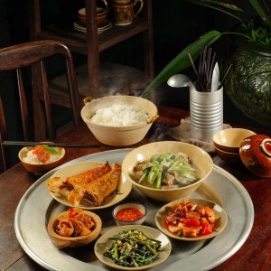 TUYỂN GẤP CÔ CHĂM BÀ – DĨ AN, BÌNH DƯƠNG  LH 0966529171