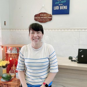 Em đang tìm việc cho chị gái em ạ , đang cần tìm việc bao ăn ở lại ạ