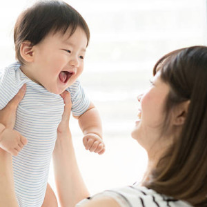 Bé Nhà Em Được 11  Tháng Đang Cần 1 Chị Chuyên Chăm Bé