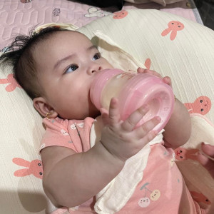 Chào các cô, các chú bé Bông 3 tháng tuổi nghe lời ba mẹ rất ngoan tìm cô về chăm sóc cho bé tại đường Đào Duy Từ quận 10