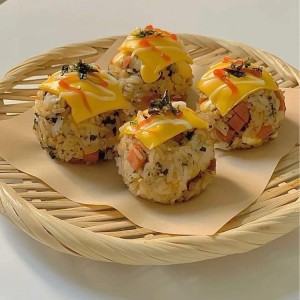 Nhà 1 trệt 1 lầu trên đường Rạch Lồng Đèn Q8 tìm gấp chị giúp việc lương 12tr bao ăn ở