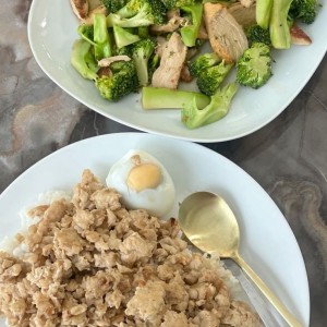 Nhà em cần gấp cô giúp việc nhà tại chung cư Icon 56, Quận 4.