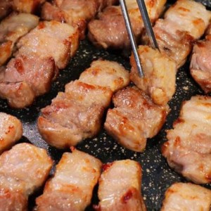 Cần người chăm bé giỏi ạ