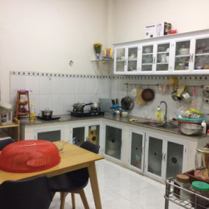 Nhà Toàn Người Lớn Có 4 Thành Viên Tìm Cô Về Làm Nội Trợ Trong Gia Đình Tại Quận 11