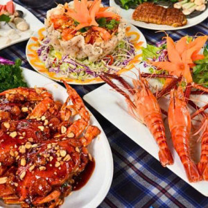 Cần gấp 1 cô giúp việc nhà đi làm bao ăn ở lại a