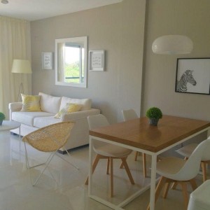 Hai Vợ Chồng Con Mới Cưới, Ra Riêng Đang Ở Chung Cư H3 Hoàng Diệu Quận 4 Đang Tìm Gấp 1 Cô Giúp Việc. Lương 14 Triệu