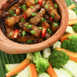 Gia Đình 3 Người Cần Tìm Gấp Cô Gvn Bao Ăn Ở