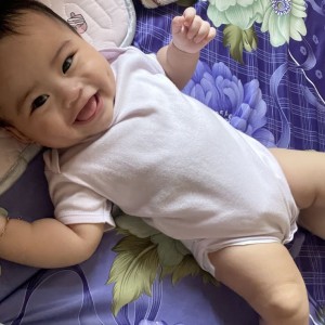 Nhà em cần tuyển gấp cô bảo mẫu chăm bé được 2 tháng tuổi nhà tại đường Lê Lợi Quận 1