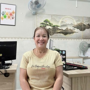 Chị Đào đa năng mọi công việc , đang cần tìm việc bao ăn ở lại ạ