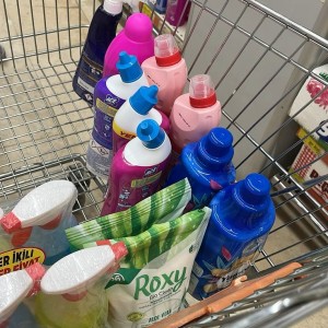 Cần Một Chị Hiền Lành, Ít Vướng Bận Gia Đình Sang Nhà Em Phụ Dọn Dẹp + Nấu Ăn ( Không Yêu Cầu Kinh Nghiệm) Đi Làm Luôn Bây Giờ Nha