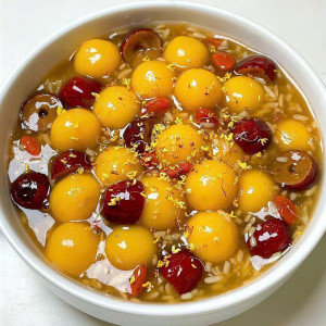 Cần 1 chị quán xuyến nhà cửa ,nấu ăn đơn giản buổi tối trong hôm nay luôn ạ