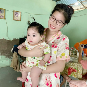 Nhà chung cư quận 7, Cần cô chăm bé 6 tháng bao ăn ở lại luôn nha