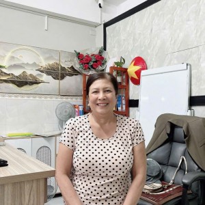 Chị Kiểng mới ở quê lên đang tìm việc lâu dài ạ