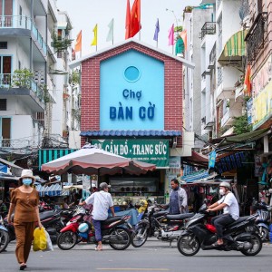 Nhà mặt phố, có 2 lầu nhỏ tại khu vực Chợ  Bàn Cờ Quận 3 cần tìm chị dưới 60 tuổi làm việc nhà lâu dài.