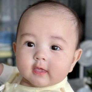 Em chào các cô, các chị ạ! Con đang cần tìm gấp một cô trông em bé giúp con ở khu vực Bình Thạnh ạ.