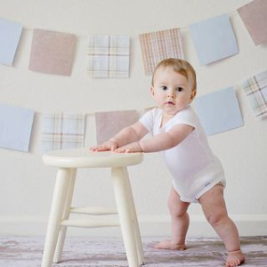 Cần 1 Cô  Chăm Bé 8 Tháng Tại Chung Cư Tân Bình ,chỉ Nhận Cô Ở Lại Được (bao Ăn Ở)