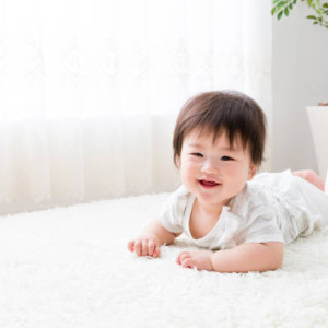 EM CHUẨN BỊ ĐI LÀM LẠI NÊN CẦN MỘT GẤP 1 CHỊ CHĂM BÉ 1 TUỔI