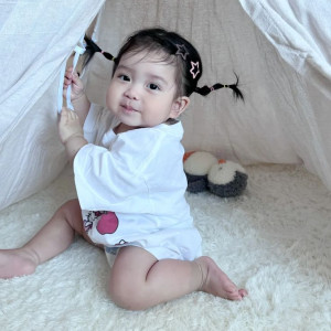 Tuyển chị chăm em bé Hoa vừa tròn 6 tháng ở gần Đầm Sen