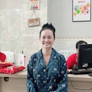Em đang tìm việc cho chị gái em ạ
