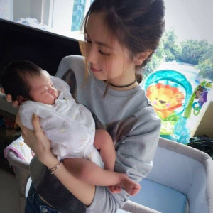 Gốc Tìm Cô Chuyên Chăm Bé Sơ Sanh !