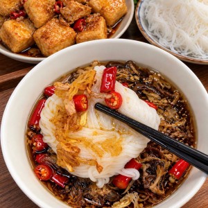 GIỜ EM ĐANG CẦN GẤP 1 CÔ GIÚP VIỆC  QUA  LÀM VIỆC NHÀ CHO GIA ĐÌNH EM LUÔN