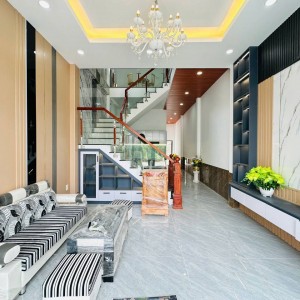 Nhà Mặt Phố Có 1 Lầu Ở Đường Bàu Cát Quận Tân Bình . Tìm Cô Giúp Việc Nhà Bao Ăn Ở