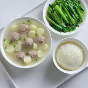 Tuyển cô chăm bé 1 tuổi đi làm bao ăn ở lại a