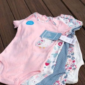 Bé gái nhà em 6 tháng  cần gấp 1 chị bảo mẫu về chăm bé lương tháng 12 triệu ở chung cư The Vista Quận 2