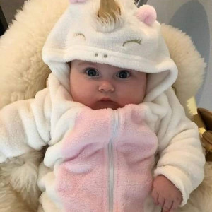 Em Đang Cần Gấp Chị Trông Bé Để Vợ Em Đi Làm
