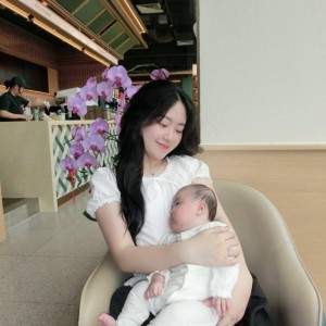 Lại là em Phương đây nay em Phương tìm 1 chị bảo mẫu chăm sóc bé nhà em được 9 tháng nha 