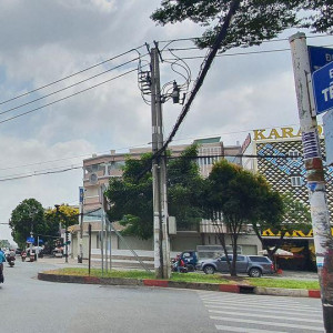 Nhà mặt phố có 1 lầu ở  Tên Lửa Quận Bình Tân cần tìm chị giúp việc nhà, nấu ăn đơn giản, dọn dẹp nhà cửa.