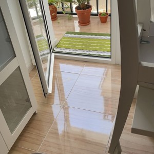 CẦN CHỊ GIÚP VIỆC NHÀ LÀM VIỆC ĂN Ở LẠI NGAY ĐƯỜNG NGUYỄN TRƯỜNG TỘ QUẬN 4