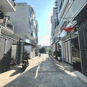 EM CẦN 1 CHỊ VỀ LÀM VIỆC NHÀ CHO ĐÔI VỢ CHỒNG EM LAN TẠI QUẬN 6 NHA