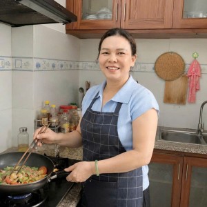 Chị Thủy nấu ăn ngon nhanh nhẹn chịu khó tìm việc bao ăn ở lại ạ
