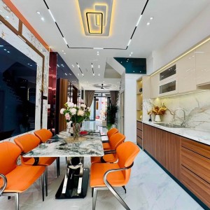 NHÀ CÓ 4 NGƯỜI LỚN THƯỜNG XUYÊN BẬN VIỆC TẠI ĐƯỜNG VÕ VĂN TẦN QUẬN 3, CẦN CÔ GIÚP VIỆC NHÀ