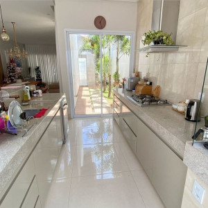 Cần Tuyển 1 Chị Về Làm Việc Nhà Gần Công Viên Quận 8 