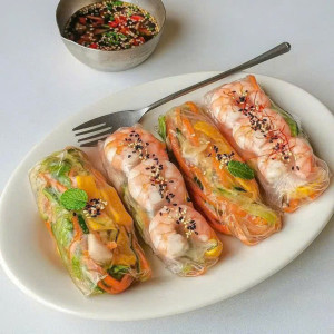 Tuyển gấp 1 cô nấu ăn ngon cho gđ em ạ