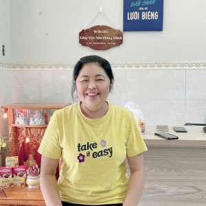 Em đang tìm việc cho chị Mai mới ở quê lên ạ  , cần việc lâu dài và ổn định