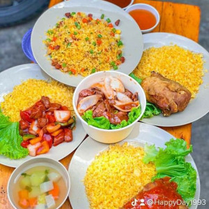 Tuyển Gấp 1 Cô Dọn Dẹp Nấu Ăn Đi Làm Bao Ăn Ở Lại Ạ