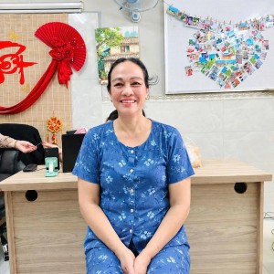 Em đang tìm việc cho chị gái em ạ