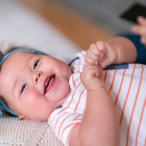Bé nhà em được 11 tháng đang cần 1 chị chuyên chăm bé trên đường Khuông Việt quận Tân Phú