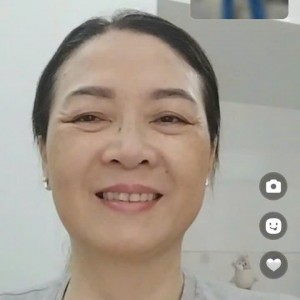 Em đang tìm việc cho cô hàng xóm em ak