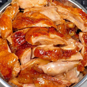 Em Tìm Chị Giúp Việc Nấu Ăn Nhà 4 Người Lớn Ở An Lạc- Bình Tân