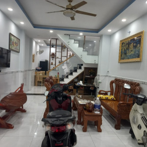 Tìm Gấp Một Cô Giúp Việc Nhà Mặt Phố Có 1trệt 1 Gác Lửng Tại Đường Bông Sen Quận Bình Tân