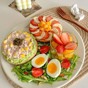 Gia đình em cần 1 chị chăm bé 1 tháng đi làm bao ăn ở lại ạ