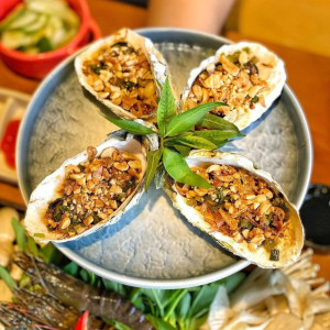 Tuyển gấp 1 cô chăm bé giỏi đi làm bao ăn ở lại ạ