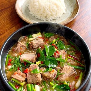 GIA ĐÌNH Ở NGAY ĐƯỜNG LAM SƠN QUẬN PHÚ NHUẬN. TÌM CÔ GIÚP VIỆC NHÀ ĐI LÀM NGAY NHÉ