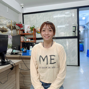 Em đang tìm việc cho chị gái em ạ