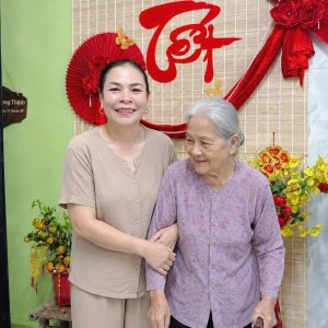 Cô Loan cần việc đi làm ngay ạ